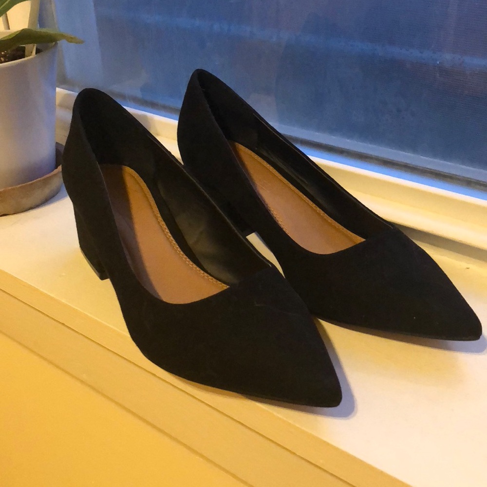 Black low block heel